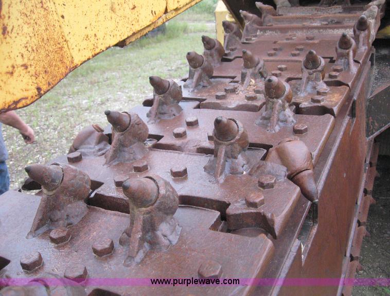 image for item 8590 Vermeer T-800 trencher