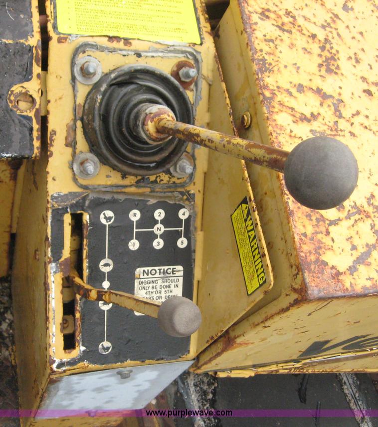 image for item 8590 Vermeer T-800 trencher