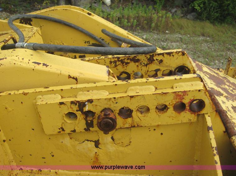 image for item 8590 Vermeer T-800 trencher