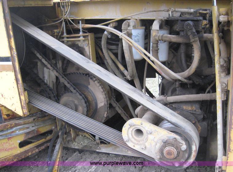 image for item 8590 Vermeer T-800 trencher