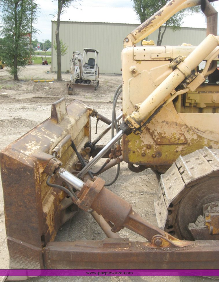 image for item 8632 Caterpillar D6C track dozer