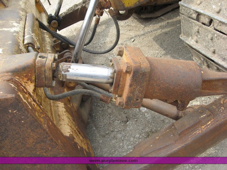 image for item 8632 Caterpillar D6C track dozer