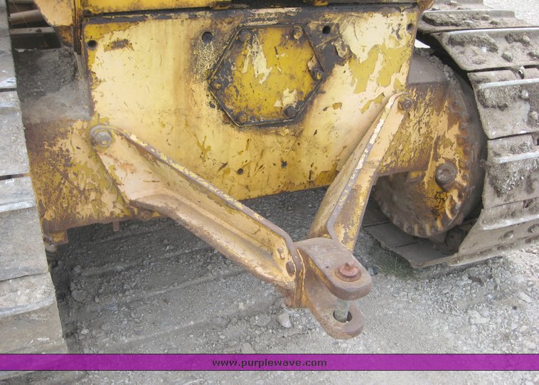 image for item 8632 Caterpillar D6C track dozer