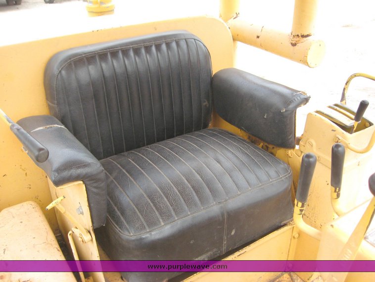 image for item 8632 Caterpillar D6C track dozer