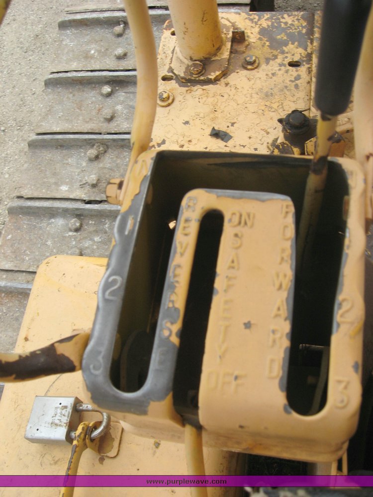 image for item 8632 Caterpillar D6C track dozer