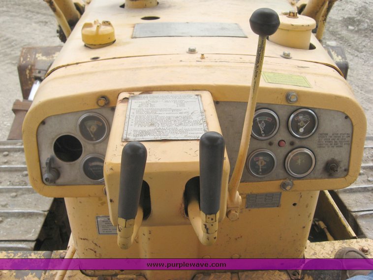 image for item 8632 Caterpillar D6C track dozer