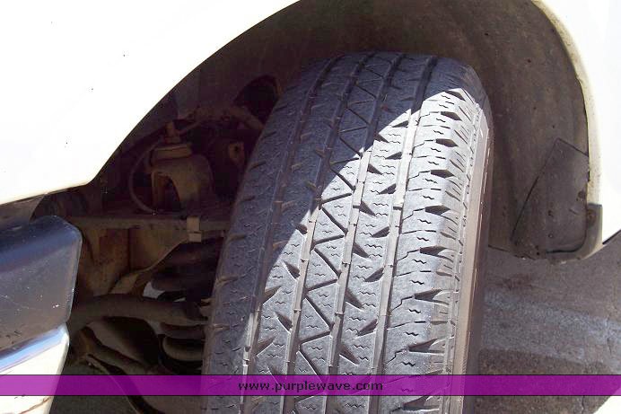 image for item 1200 2002 Ford F150 pickup truck