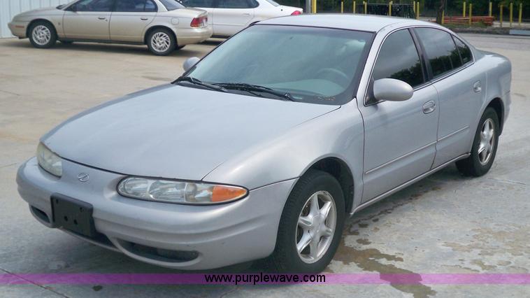 image for item 3440 1999 Oldsmobile Alero GL