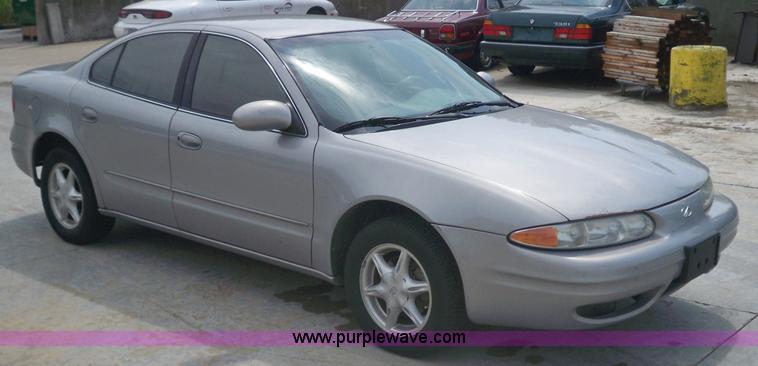image for item 3440 1999 Oldsmobile Alero GL