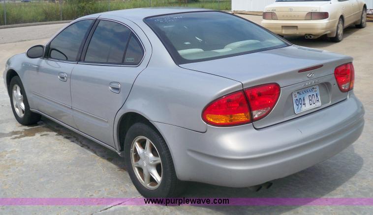 image for item 3440 1999 Oldsmobile Alero GL