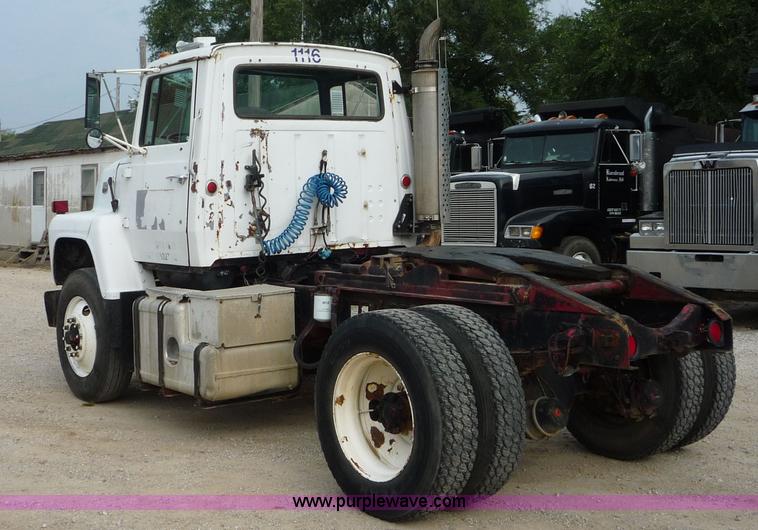image for item 4087 1984 Ford Conventional N LNT9000 tractor truck