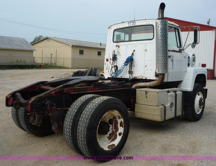 image for item 4087 1984 Ford Conventional N LNT9000 tractor truck