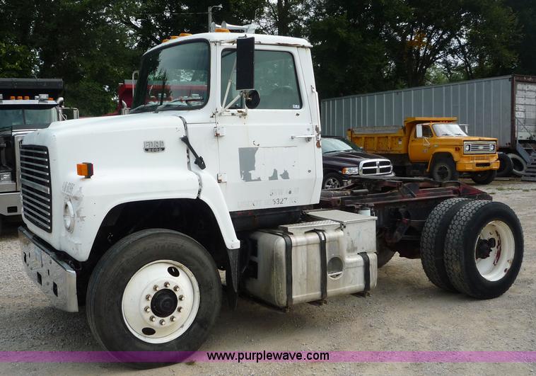 image for item 4087 1984 Ford Conventional N LNT9000 tractor truck