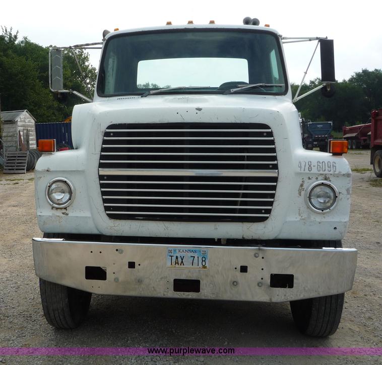 image for item 4087 1984 Ford Conventional N LNT9000 tractor truck