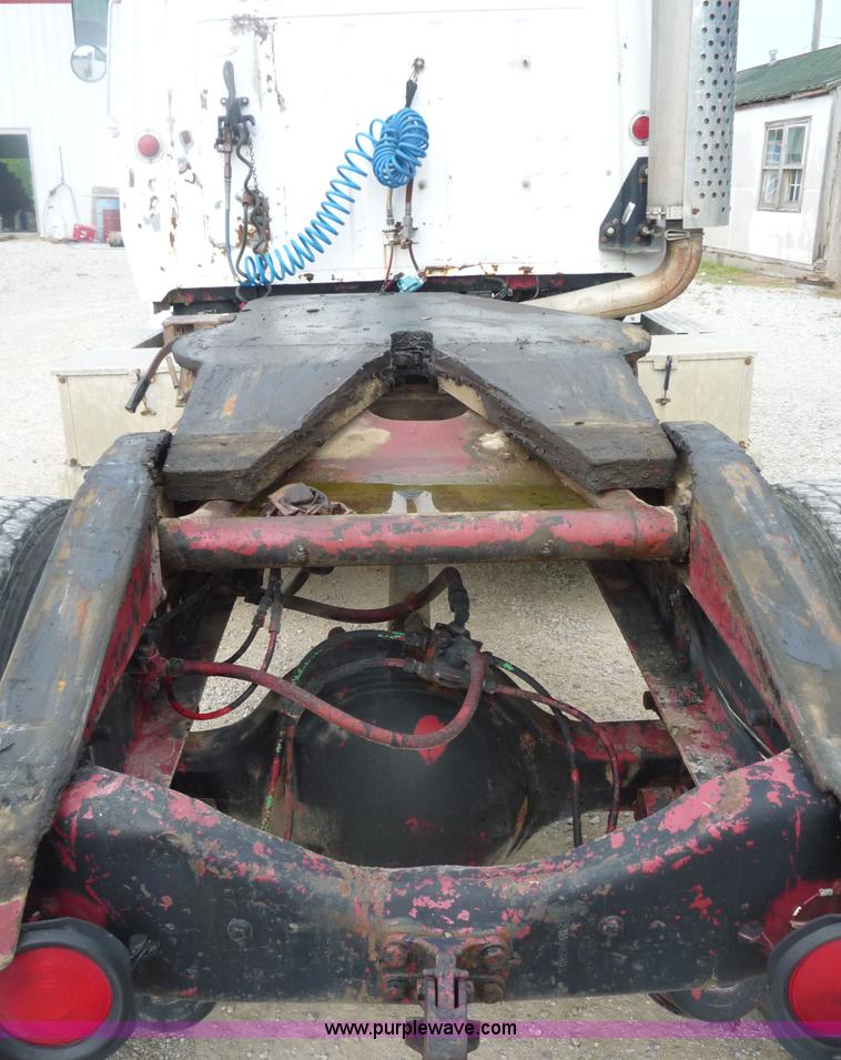 image for item 4087 1984 Ford Conventional N LNT9000 tractor truck