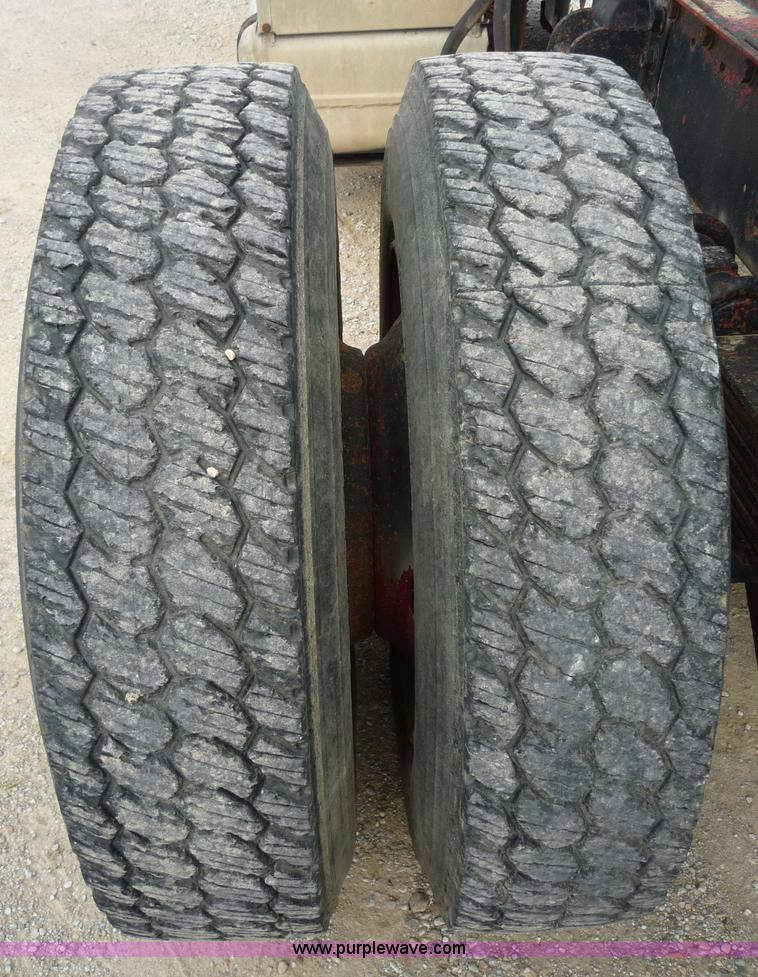 image for item 4087 1984 Ford Conventional N LNT9000 tractor truck