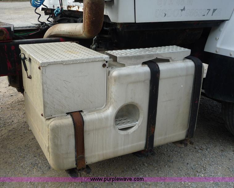 image for item 4087 1984 Ford Conventional N LNT9000 tractor truck