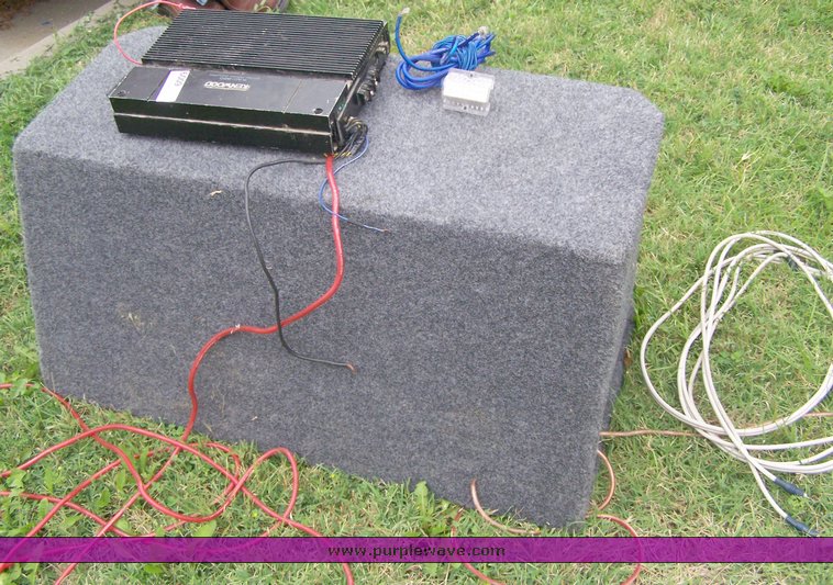 image for item 6009 Kenwood amp with dual speaker box