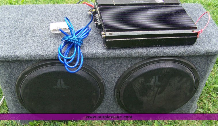 image for item 6009 Kenwood amp with dual speaker box