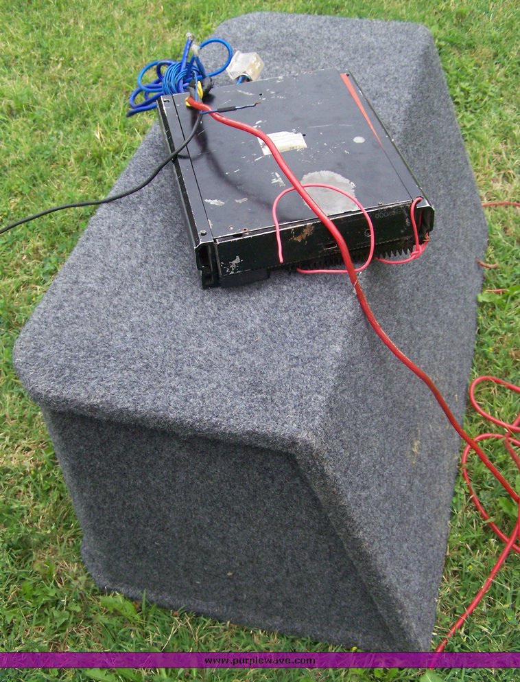 image for item 6009 Kenwood amp with dual speaker box