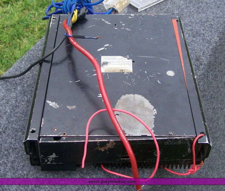 image for item 6009 Kenwood amp with dual speaker box