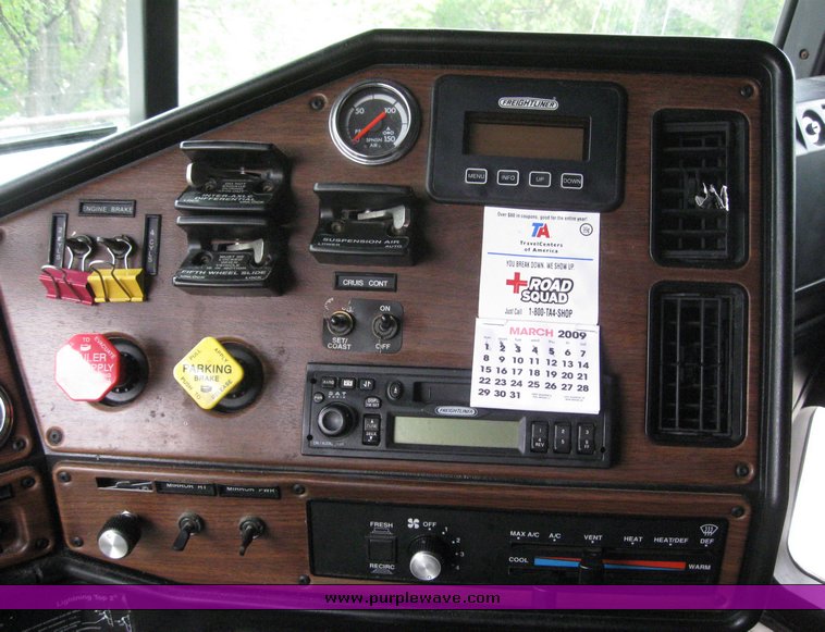 image for item 6945 2003 Freightliner Convensional FLD120