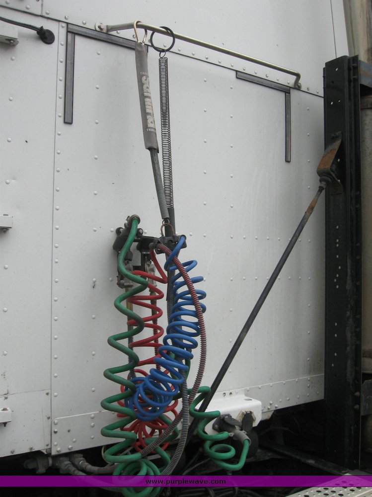 image for item 6945 2003 Freightliner Convensional FLD120