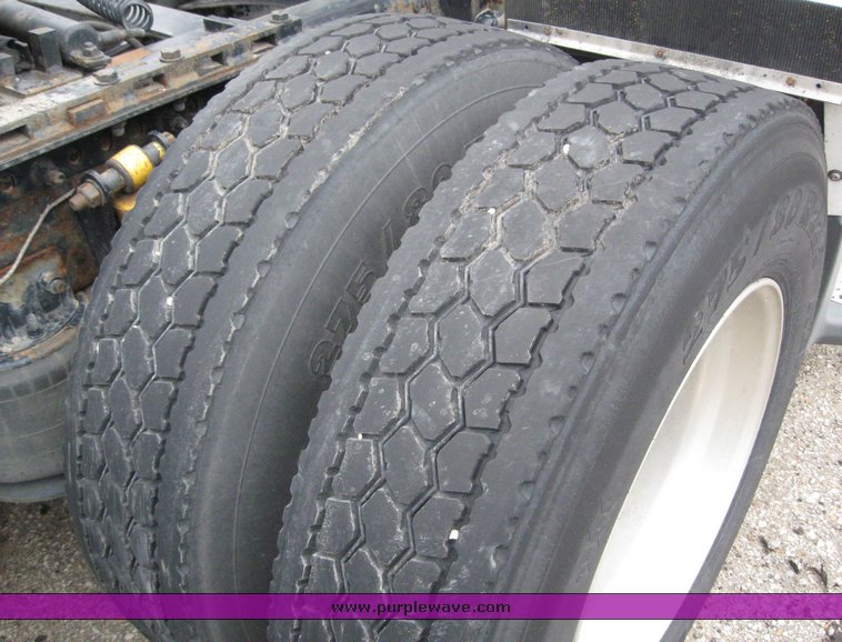 image for item 6945 2003 Freightliner Convensional FLD120