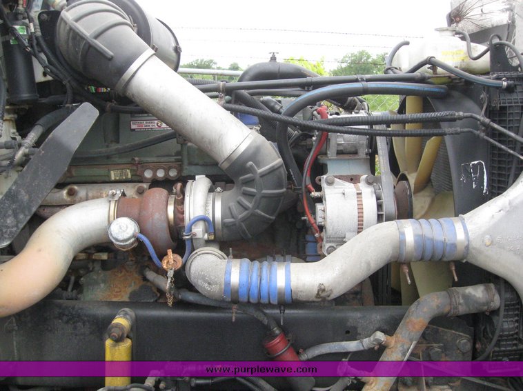 image for item 6945 2003 Freightliner Convensional FLD120