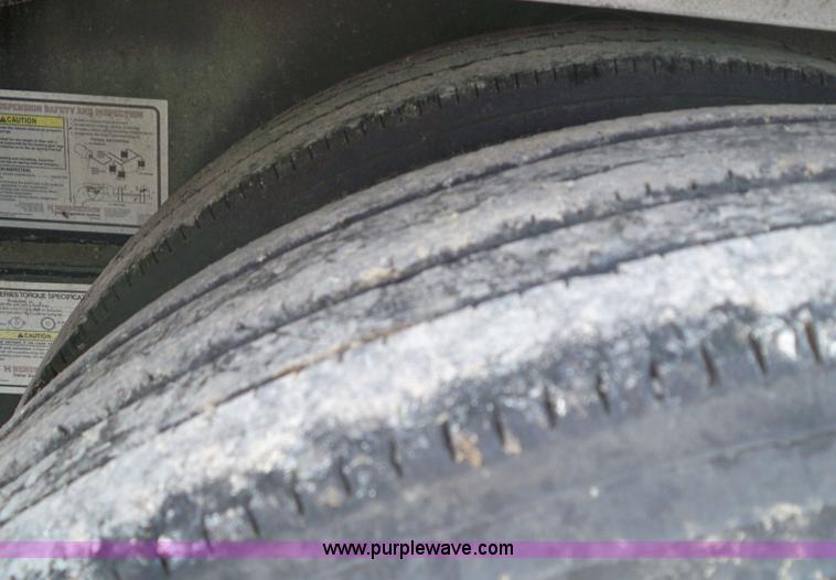 image for item 6949 2007 Doonan 53'L x 102"W steel-aluminum combo spread axle step-deck trailer