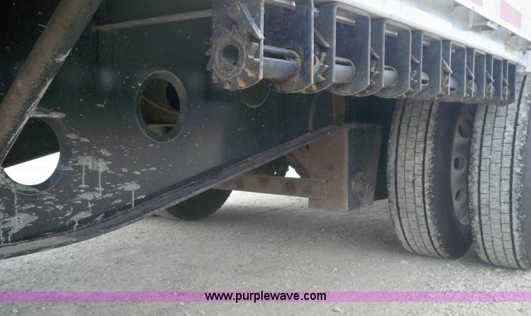 image for item 6949 2007 Doonan 53'L x 102"W steel-aluminum combo spread axle step-deck trailer