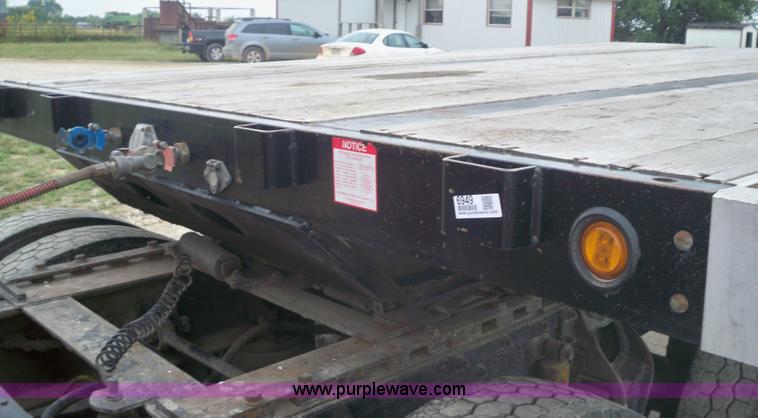 image for item 6949 2007 Doonan 53'L x 102"W steel-aluminum combo spread axle step-deck trailer