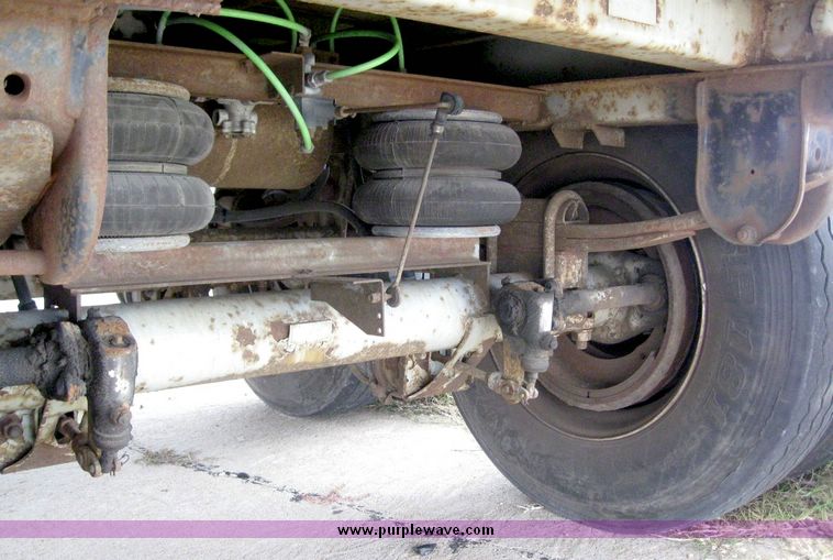 image for item 8066 1997 Trailmobile 53' dry van trailer