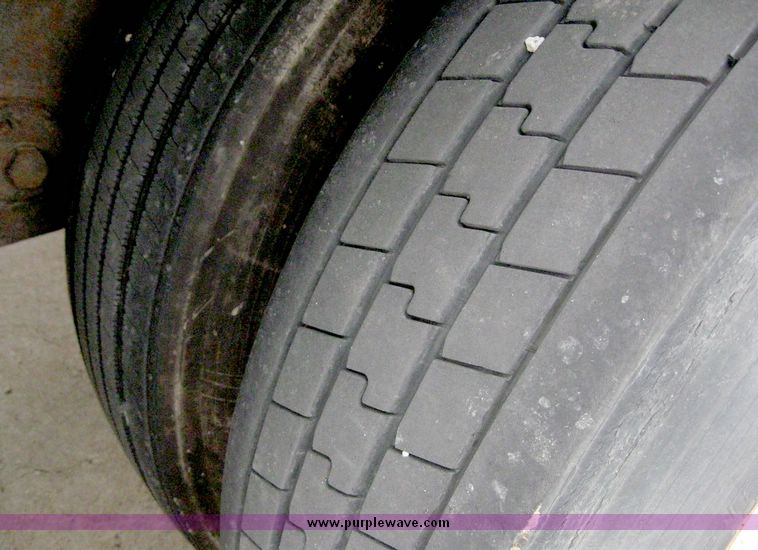 image for item 8067 1998 Trailmobile 53' dry van trailer