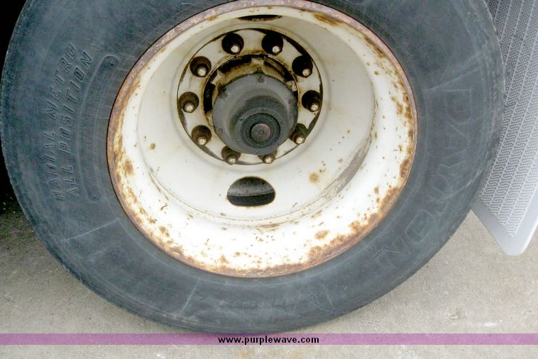 image for item 8068 1999 Wabash 53' dry van trailer