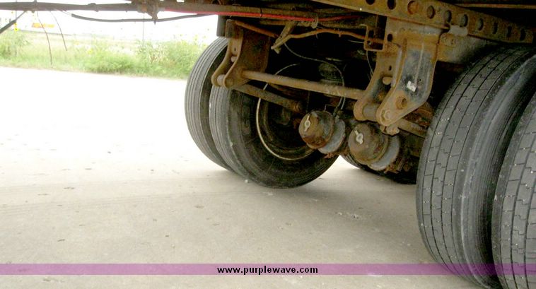 image for item 8069 1999 Wabash 53' dry van trailer