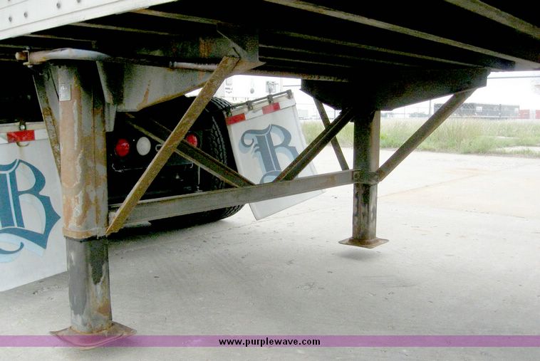 image for item 8069 1999 Wabash 53' dry van trailer