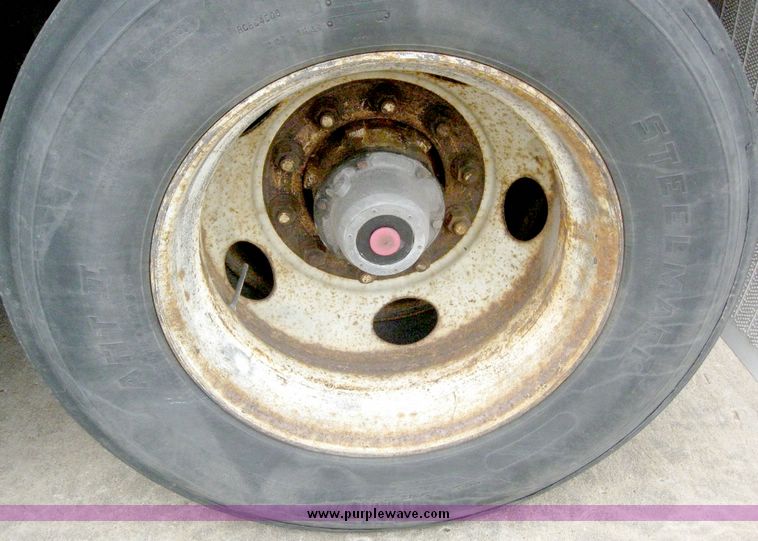 image for item 8070 1999 Wabash 53' dry van trailer