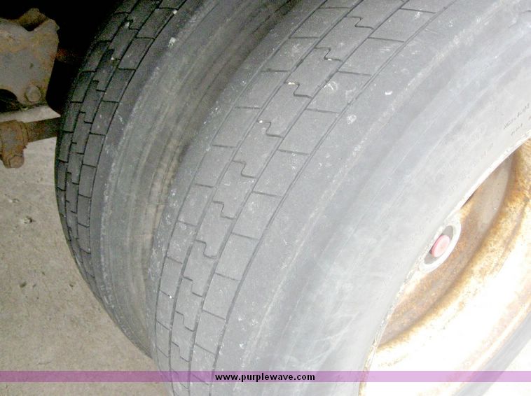 image for item 8070 1999 Wabash 53' dry van trailer