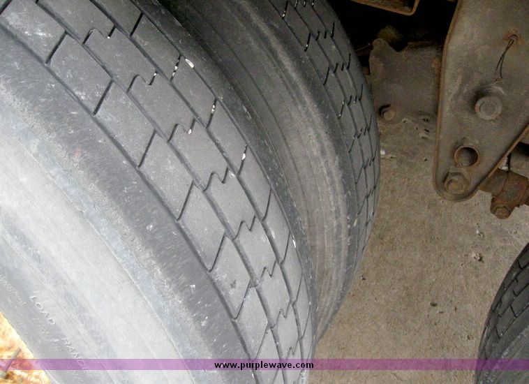 image for item 8070 1999 Wabash 53' dry van trailer