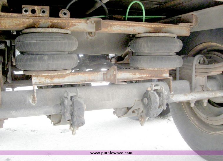 image for item 8071 1999 Wabash 53' dry van trailer