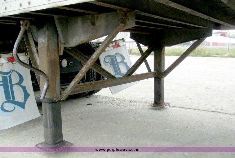 image for item 8071 1999 Wabash 53' dry van trailer