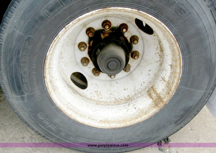 image for item 8075 1999 Wabash 53' dry van trailer