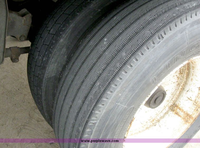 image for item 8075 1999 Wabash 53' dry van trailer