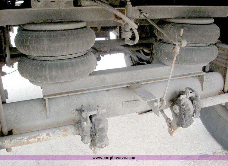 image for item 8075 1999 Wabash 53' dry van trailer