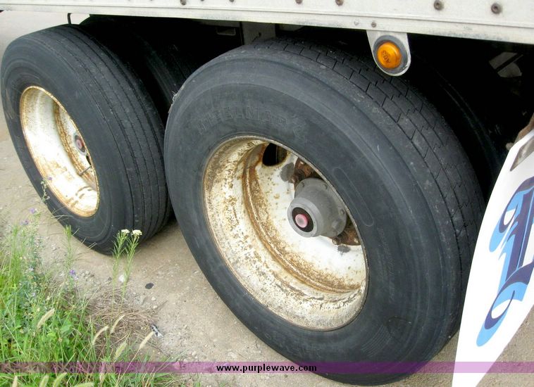 image for item 8076 1999 Wabash 53' dry van trailer