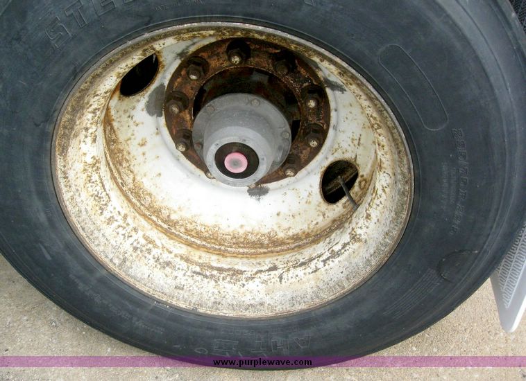 image for item 8076 1999 Wabash 53' dry van trailer