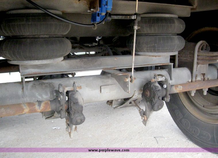 image for item 8076 1999 Wabash 53' dry van trailer