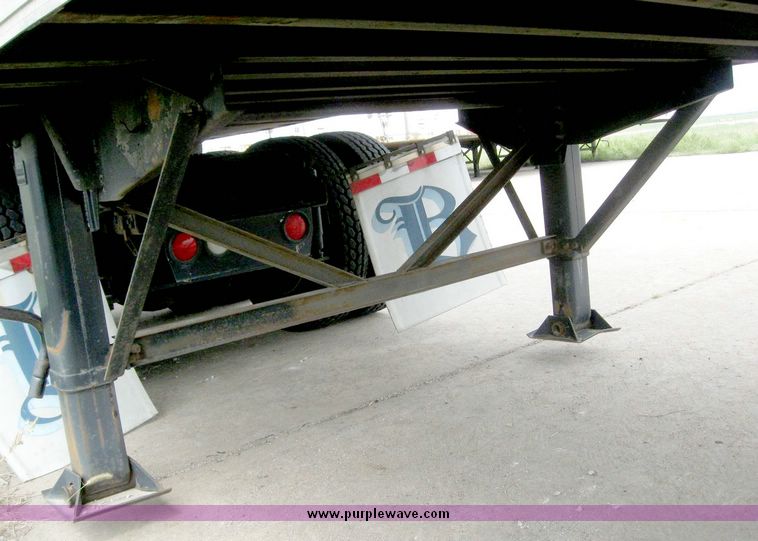 image for item 8076 1999 Wabash 53' dry van trailer