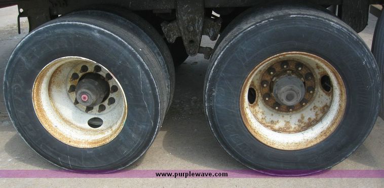 image for item 8082 1999 Wabash 53' dry van trailer